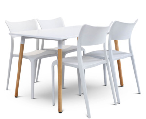 Mesa Eames Rectangular con 4 Sillas Verona